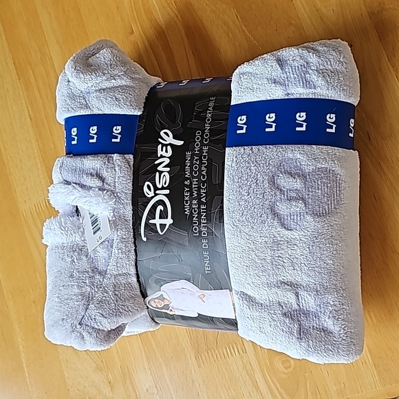 Disney Mickey and Minnie Lounger with Hood, Size Large, pale purple. - Picture 1 of 5